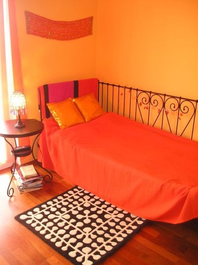 orange-bed